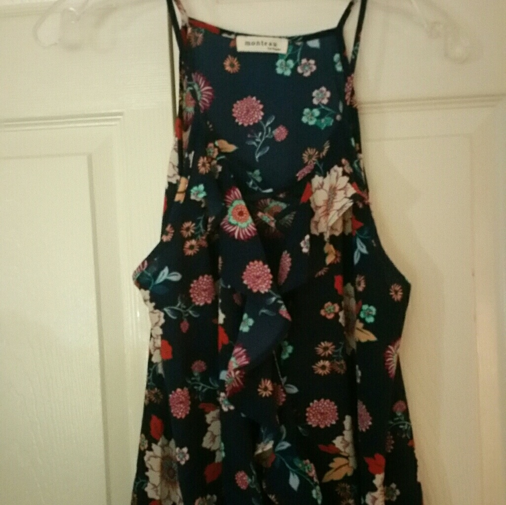 NWOT - Monteau sleeveless summer blouse - size L